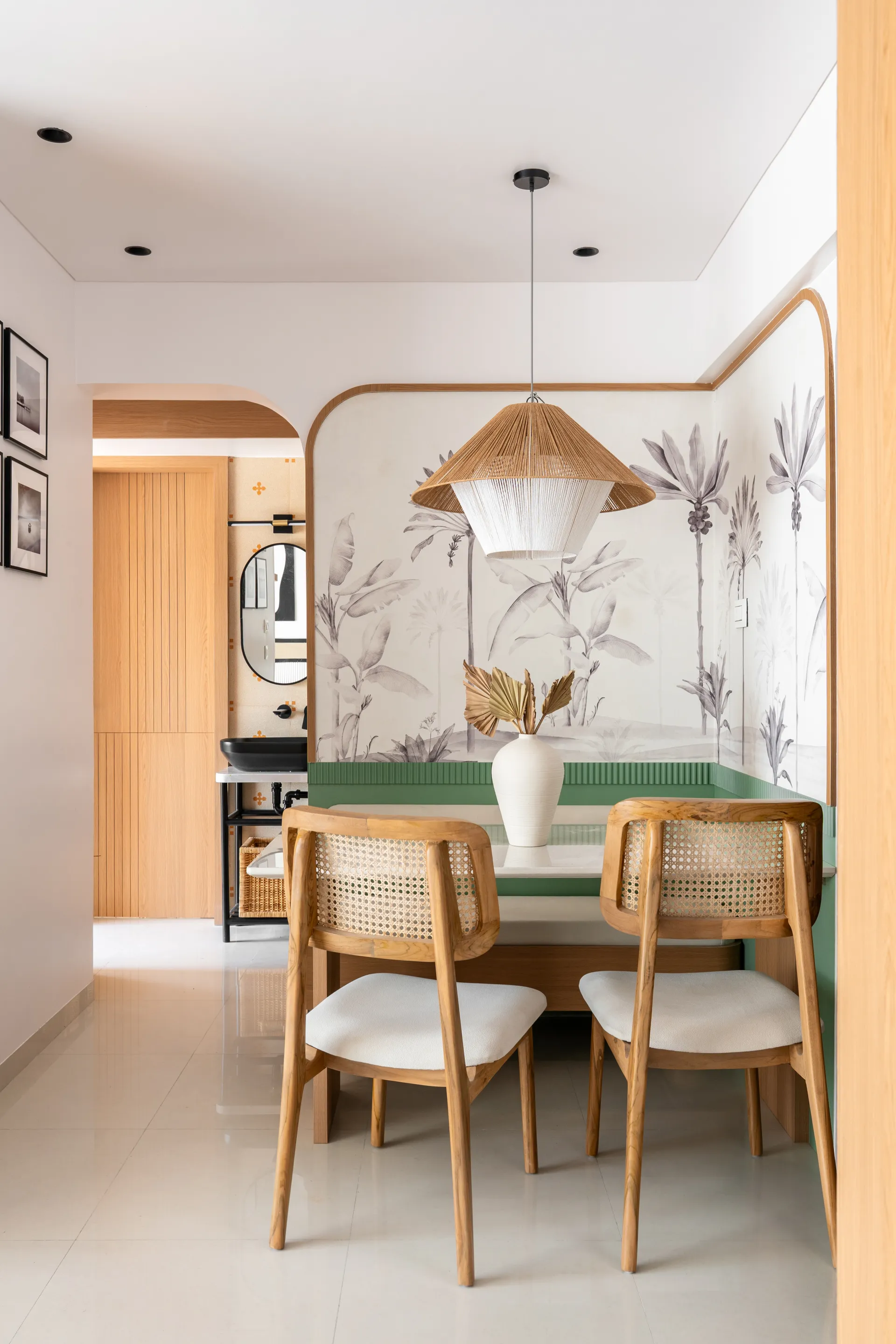 The Calm Nest - Dining Area